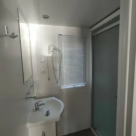 Terre De Provence, Mobil 4* *